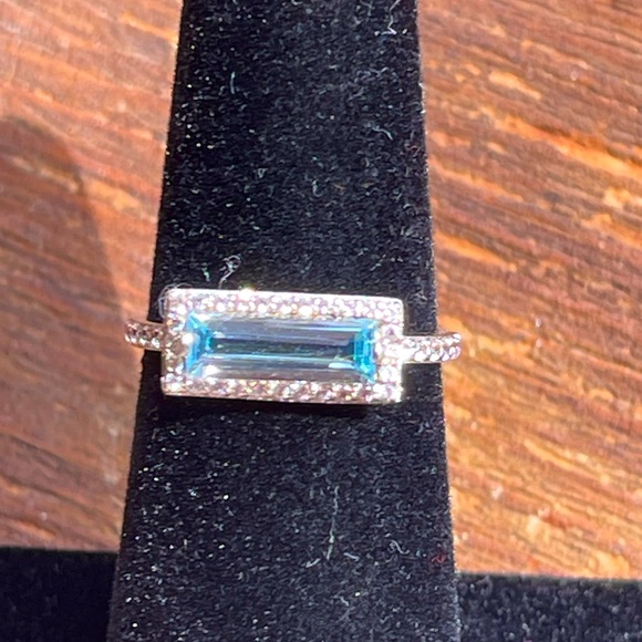 925 sterling silver blue topaz ring w/CZs - Picture 4 of 10